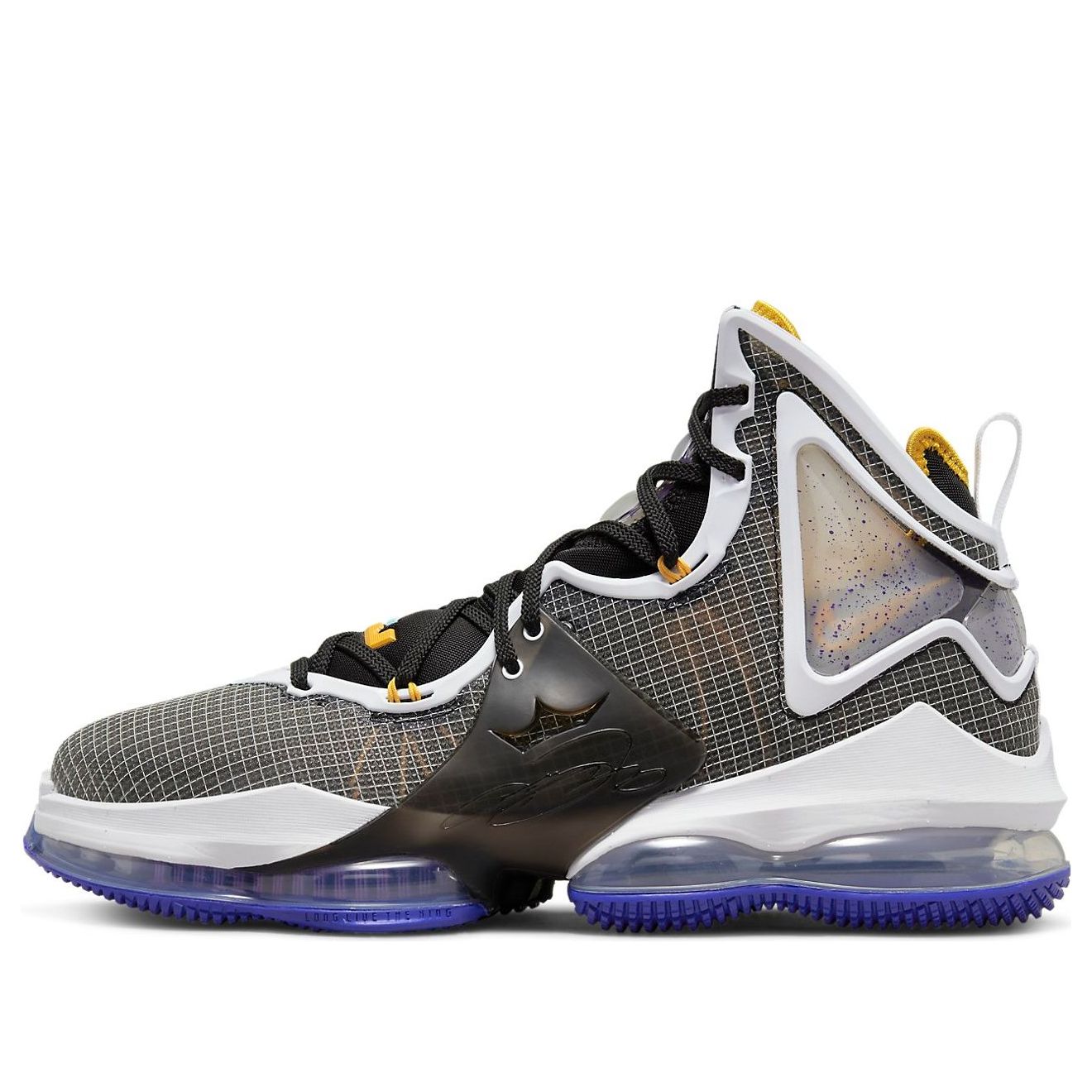 main-square_0b434ad6-7958-4858-a939-9cd278859f17.jpg Nike LeBron 19 Graduate