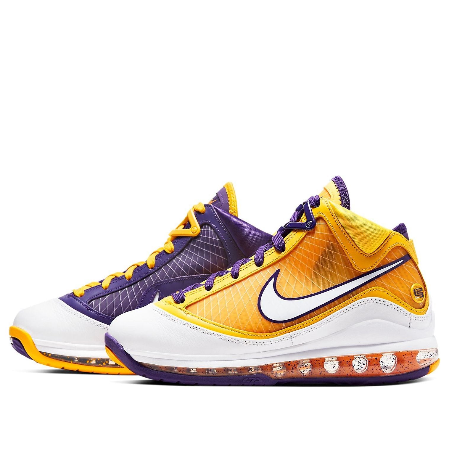 main-square_2056e82d-16ae-40bc-9fd0-f1bf5310ba81.jpg Nike LeBron 7 QS Media Day
