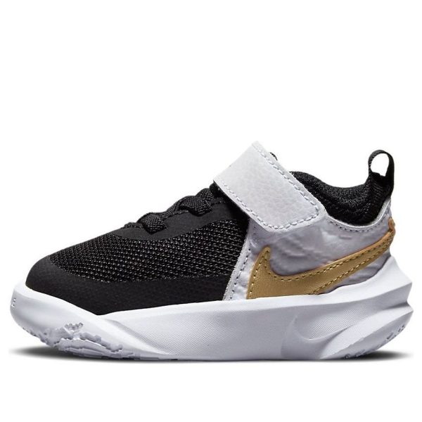Nike Team Hustle D10 Black White Metallic Gold