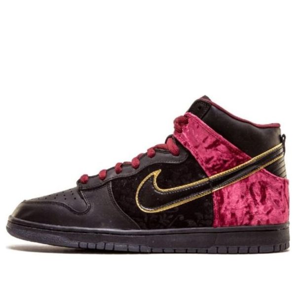 Nike SB Dunk High Premium Bloody Sunday