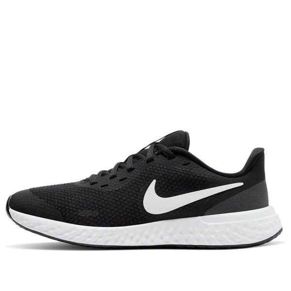 Nike Revolution 5 Black White