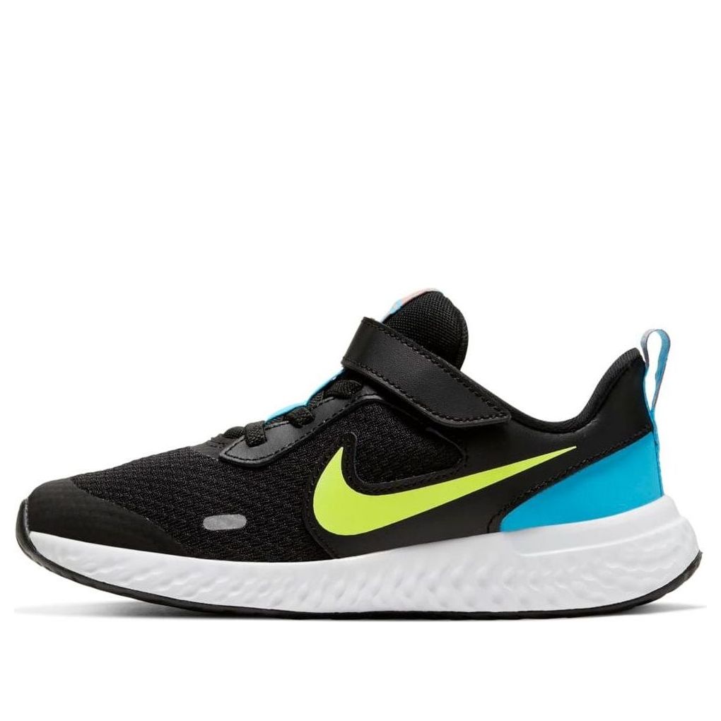Nike Revolution 5