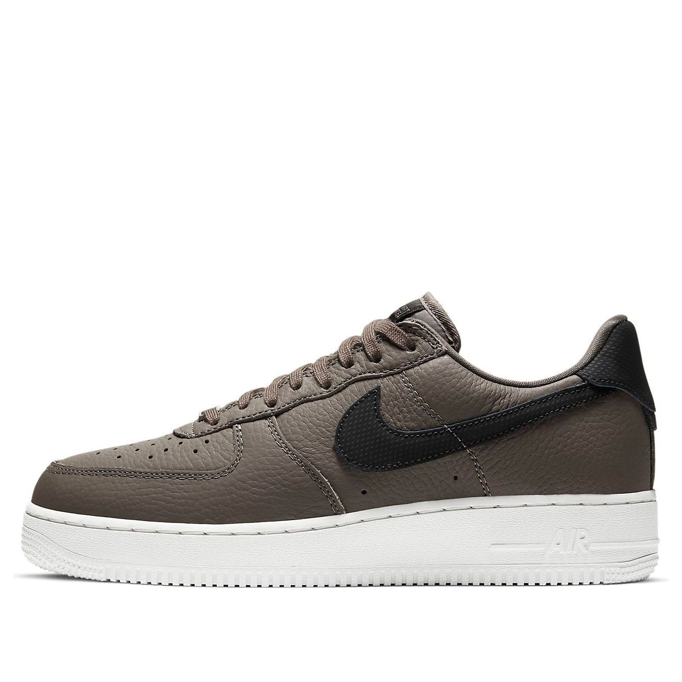 main-square_c5139f8a-7cb6-4d45-8fbb-1ed37289ec90.jpg Nike Air Force 1 Craft Ridgerock