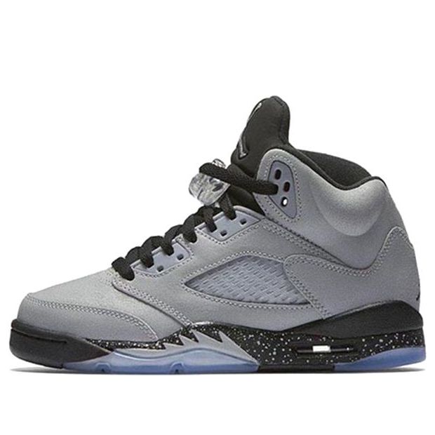 main-square_dc25b830-3539-4daa-912d-4c75f4ec266b.jpg Air Jordan 5 Retro Wolf Grey