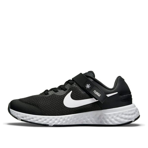 Nike Revolution 6 FlyEase 4E Black White