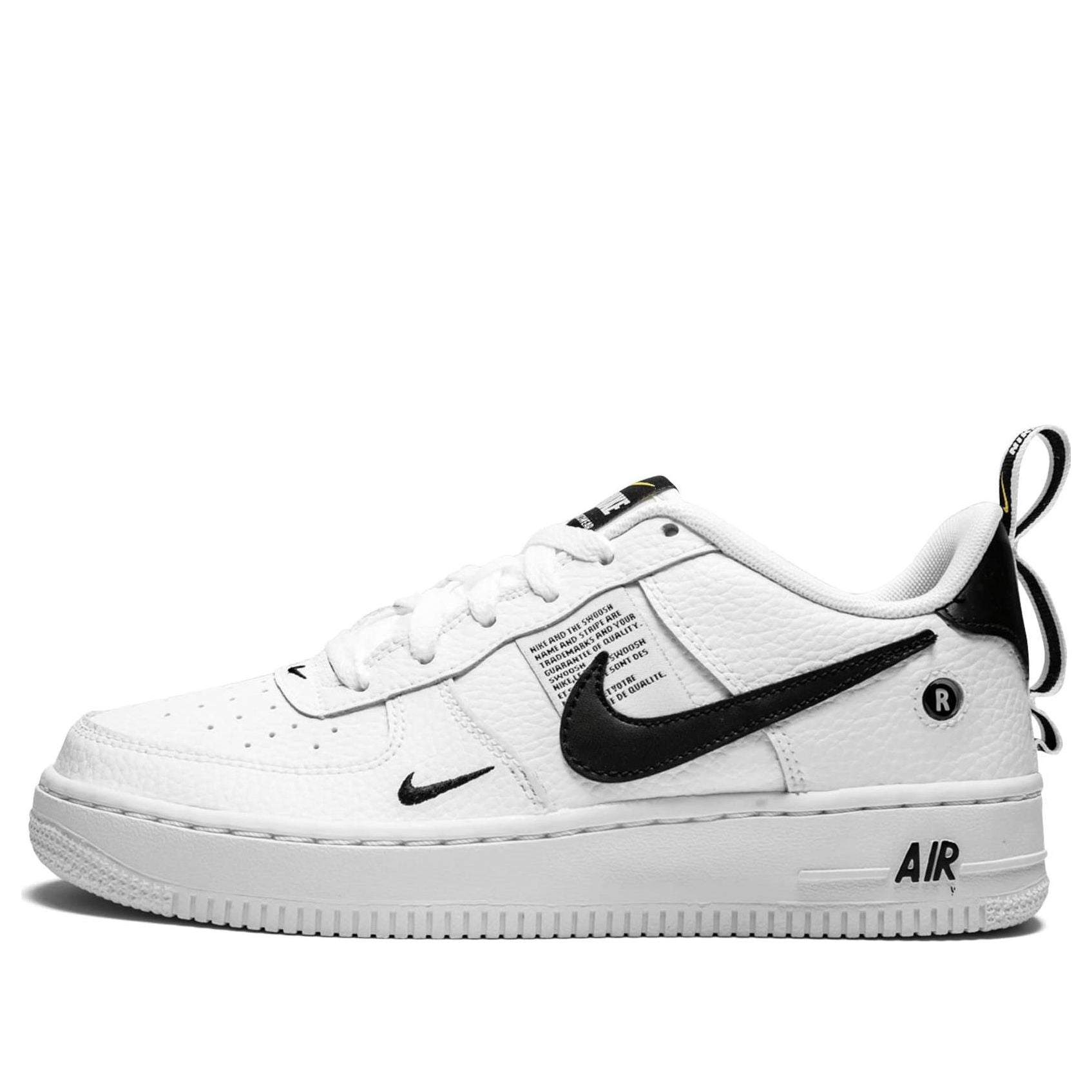 Nike Air Force 1 07 LV8 Overbranding